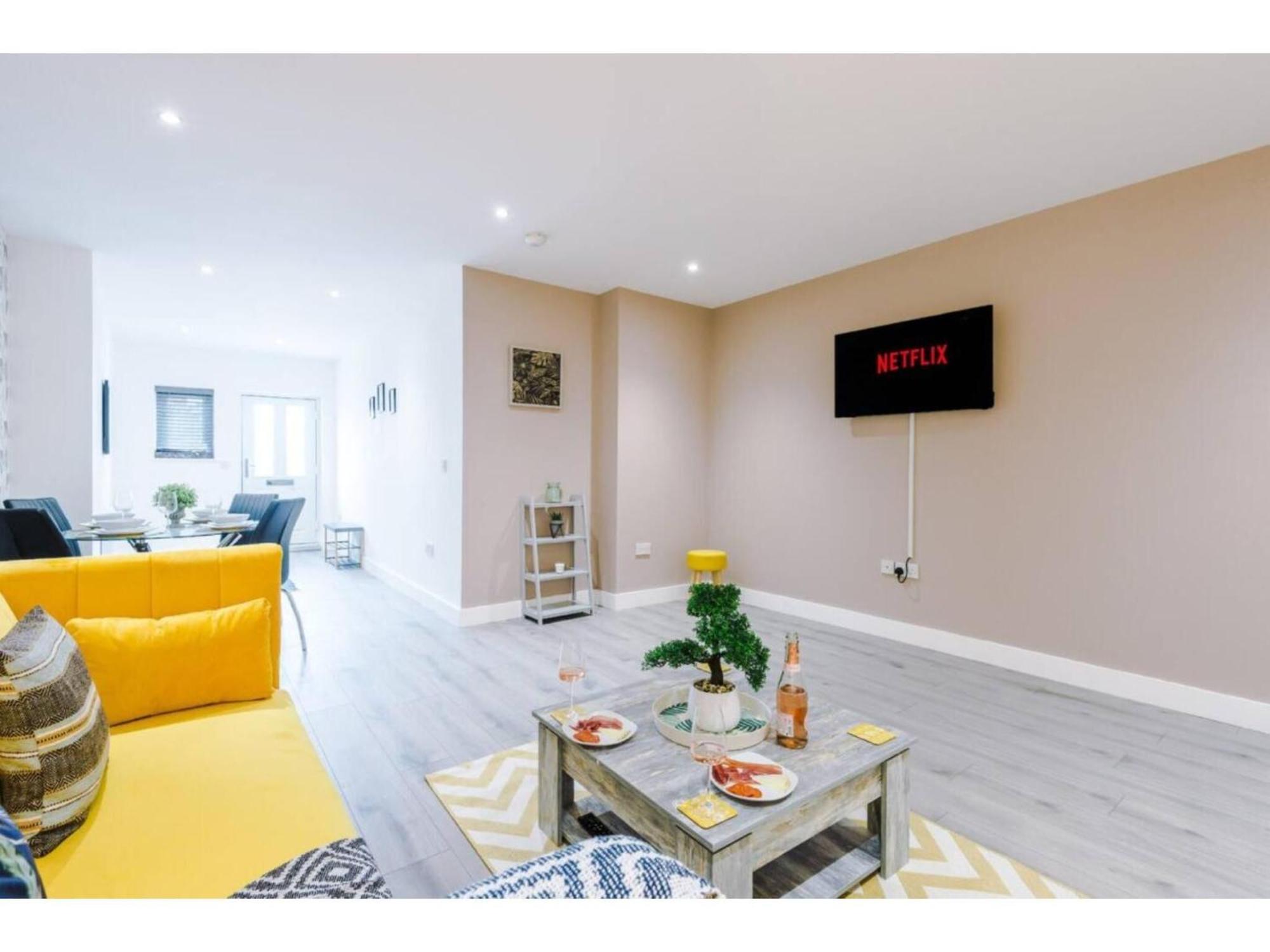 The Ecclesian Deluxe Apartments Near Trafford Centre Eccles Train Station Manchester Zewnętrze zdjęcie