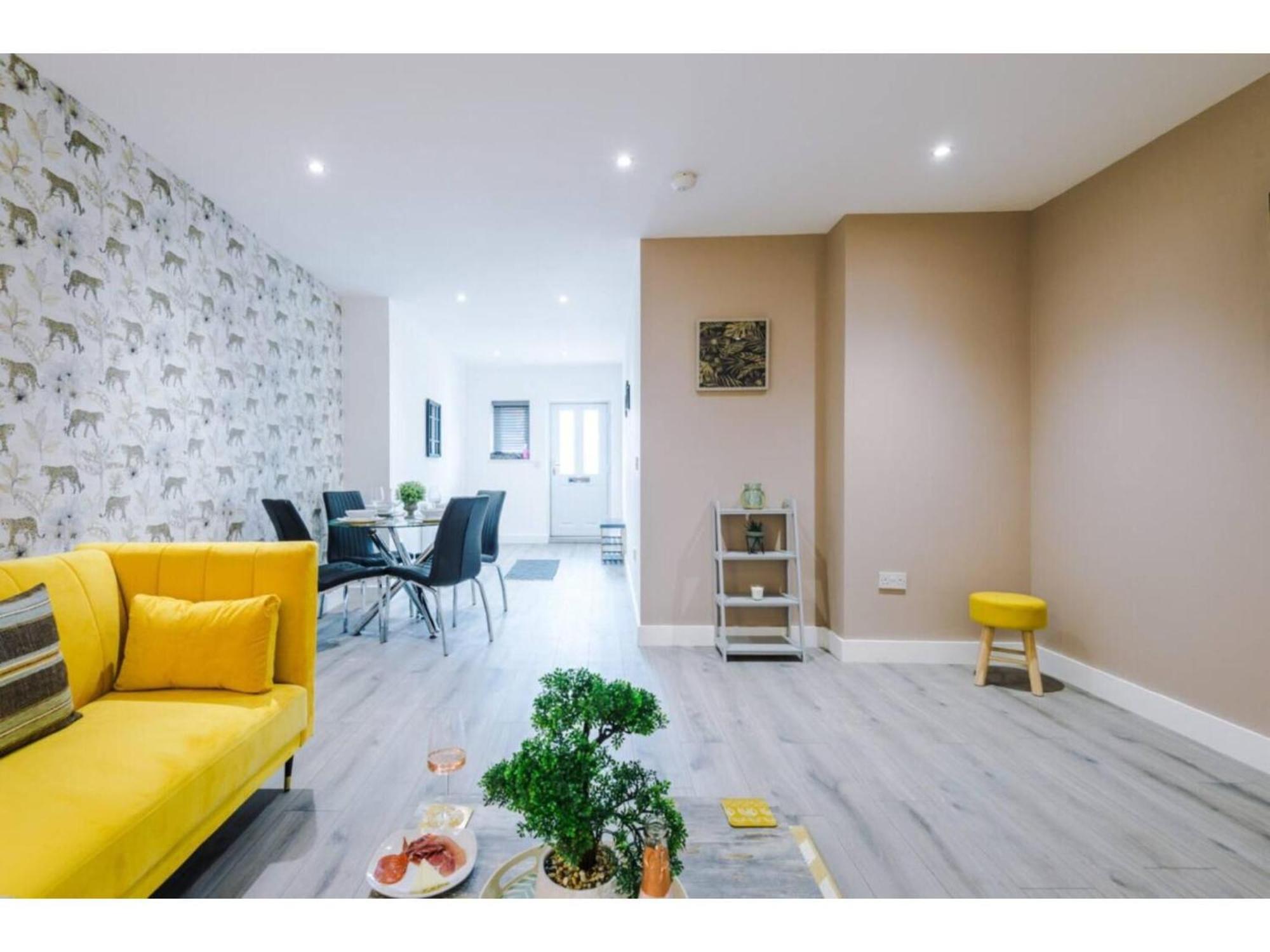 The Ecclesian Deluxe Apartments Near Trafford Centre Eccles Train Station Manchester Zewnętrze zdjęcie