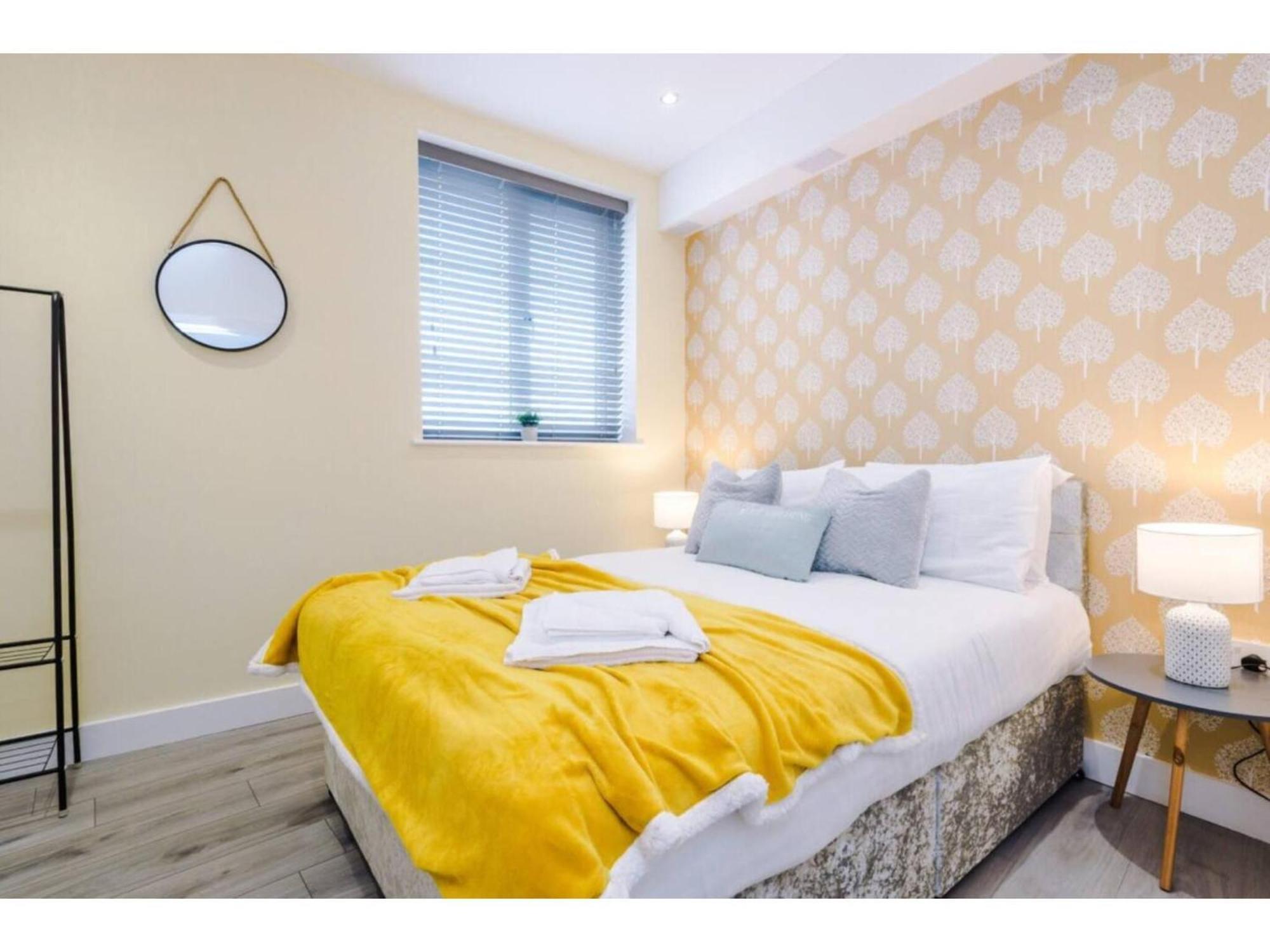 The Ecclesian Deluxe Apartments Near Trafford Centre Eccles Train Station Manchester Zewnętrze zdjęcie