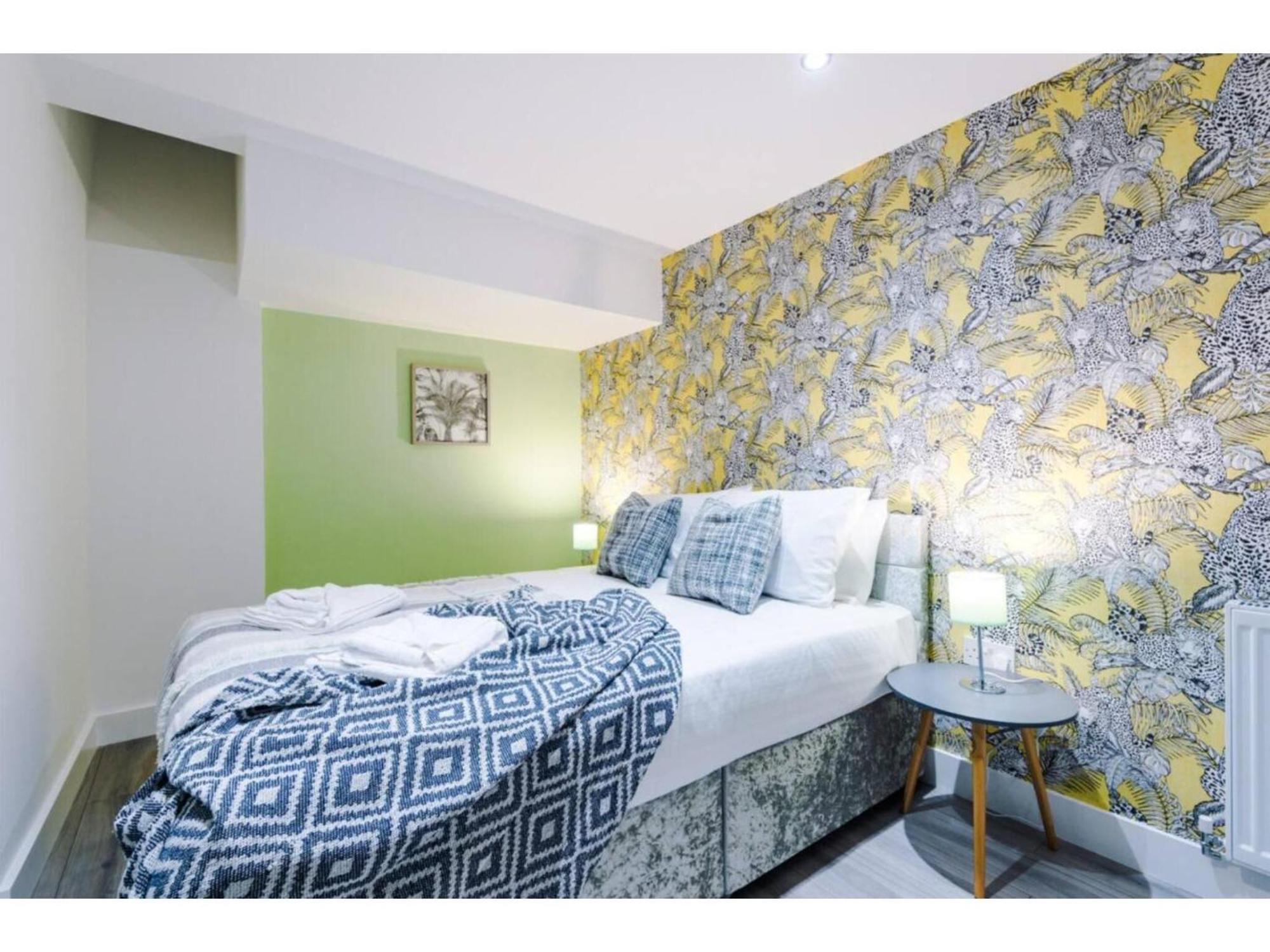 The Ecclesian Deluxe Apartments Near Trafford Centre Eccles Train Station Manchester Zewnętrze zdjęcie
