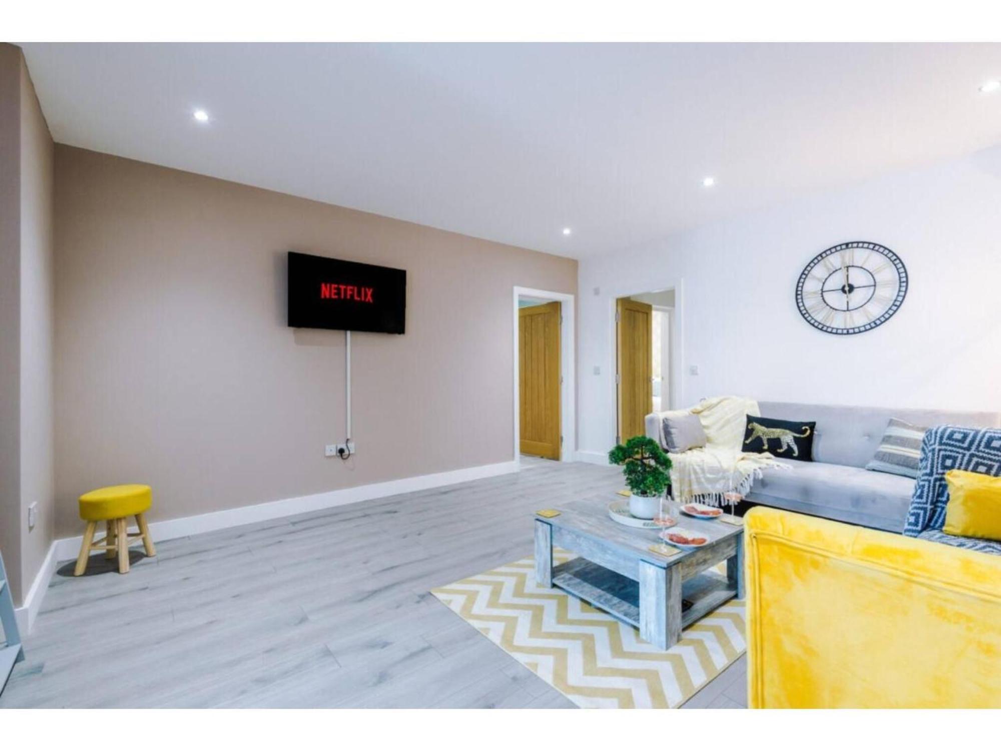 The Ecclesian Deluxe Apartments Near Trafford Centre Eccles Train Station Manchester Zewnętrze zdjęcie