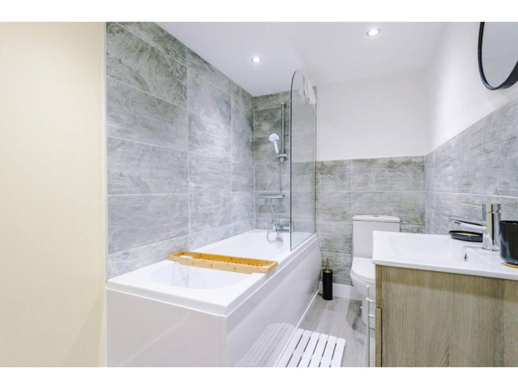 The Ecclesian Deluxe Apartments Near Trafford Centre Eccles Train Station Manchester Zewnętrze zdjęcie