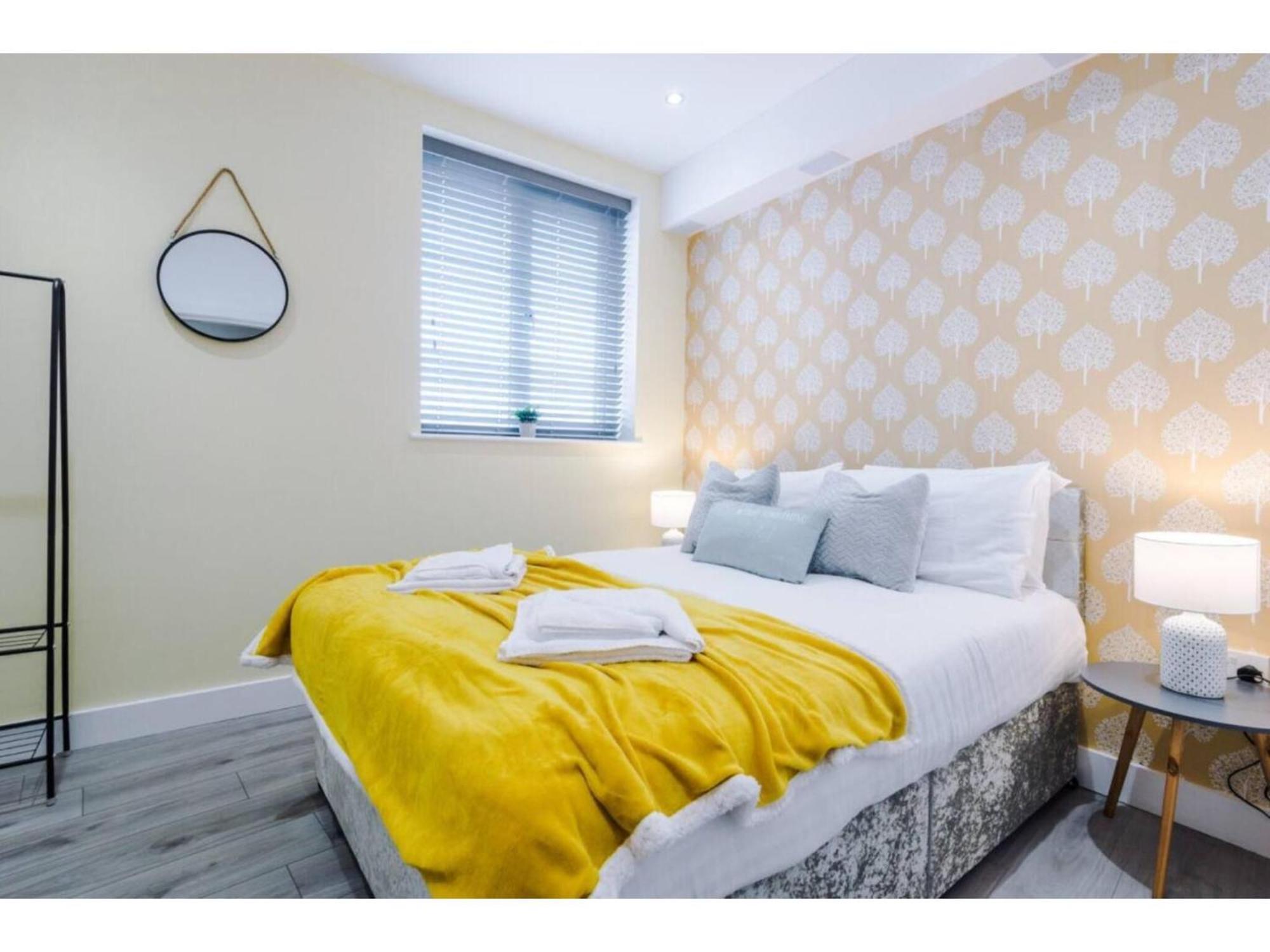 The Ecclesian Deluxe Apartments Near Trafford Centre Eccles Train Station Manchester Zewnętrze zdjęcie